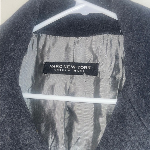 Stylish Black Trench Coat for Women - Picture 2 of 12